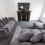 Rent 6 bedroom house in Leeds