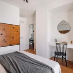 Rent 4 bedroom apartment of 74 m² in Lisboa