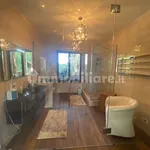 Rent 5 bedroom house of 400 m² in Rome