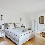 Rent 2 bedroom apartment of 790 m² in Paris