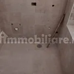 Affitto 3 camera appartamento di 64 m² in Naples