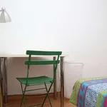 Rent a room of 80 m² in seville