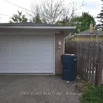 3 bedroom house of 3950 sq. ft in Richmond Hill (Crosby)