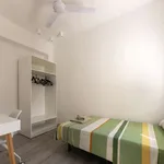 Rent a room of 100 m² in valencia