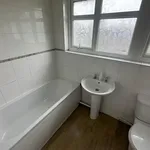 Rent 3 bedroom flat in Yorkshire And The Humber