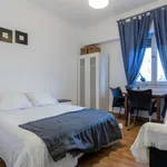 Rent 4 bedroom apartment in Valencia