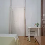 Rent a room of 90 m² in madrid