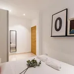 Rent 4 bedroom apartment of 90 m² in Madrid