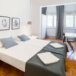 Rent a room in lisbon