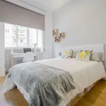 Rent a room of 200 m² in madrid