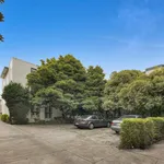 Rent 2 bedroom apartment in Melbourne