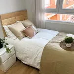 Rent a room of 132 m² in valencia