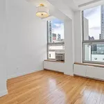 Rent 4 bedroom apartment in Manhattan