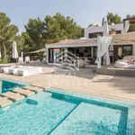 Rent 6 bedroom house in Cala Jondal