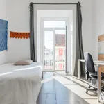 Rent 10 bedroom apartment in Lisbon