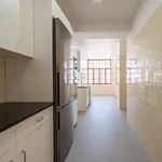 Rent 4 bedroom apartment of 201 m² in Lisbon