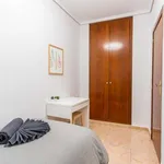 Rent 2 bedroom apartment of 70 m² in valencia