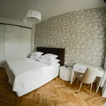 Pronajměte si 2 ložnic/e byt o rozloze 90 m² v Prague