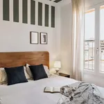 Rent 5 bedroom apartment of 85 m² in Barcelona