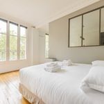 Rent 1 bedroom apartment of 270 m² in Paris