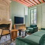 Rent 3 bedroom apartment of 1066 m² in Paris