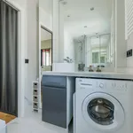 Rent 2 bedroom apartment of 30 m² in Paris