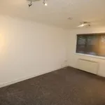 Flat to rent in Abercromby Avenue, High Wycombe HP12