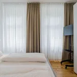 Rent 4 bedroom apartment of 65 m² in Berlin