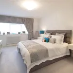 Rent 3 bedroom flat in London