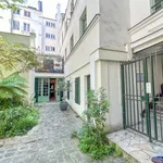 Appartement de 301 m² avec 1 chambre(s) en location à Paris