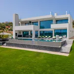 Rent 5 bedroom house of 1207 m² in Albufeira