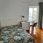 Rent a room of 180 m² in Lisboa