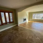 Rent 5 bedroom house of 204 m² in Westchester