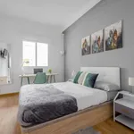 Rent a room of 150 m² in madrid