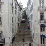 Rent 5 bedroom apartment in lisbon