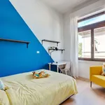 Rent a room of 469 m² in milan