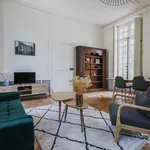 Appartement de 1055 m² avec 2 chambre(s) en location à Paris