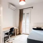 Rent 3 bedroom apartment in Seville