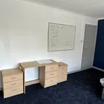 Rent 3 bedroom flat in Yorkshire And The Humber