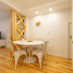 Rent 2 bedroom apartment of 75 m² in lisbon