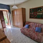 Rent 4 bedroom house of 100 m² in Roma