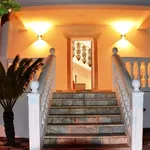 Rent 10 bedroom house in Marbella