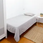 Rent 3 bedroom apartment in Barcelona