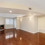 Rent 3 bedroom apartment of 122 m² in sherman oaks