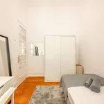 Rent a room of 160 m² in lisbon