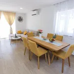 Rent 4 bedroom house of 100 m² in Brašina