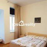 Pronajměte si 3 ložnic/e byt o rozloze 89 m² v Prague