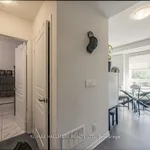 Appartement de 990 m² avec 5 chambre(s) en location à Toronto