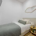 Rent a room of 100 m² in madrid