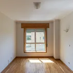 Rent 3 bedroom apartment of 288 m² in Porto